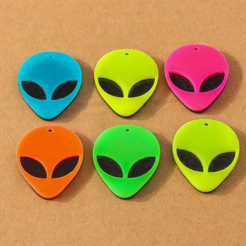 5pcs /Lot Cute Resin Alien Charms Love Heart Pendants Charm for Jewelry Making Necklace Earrings DIY Accessories Supplies