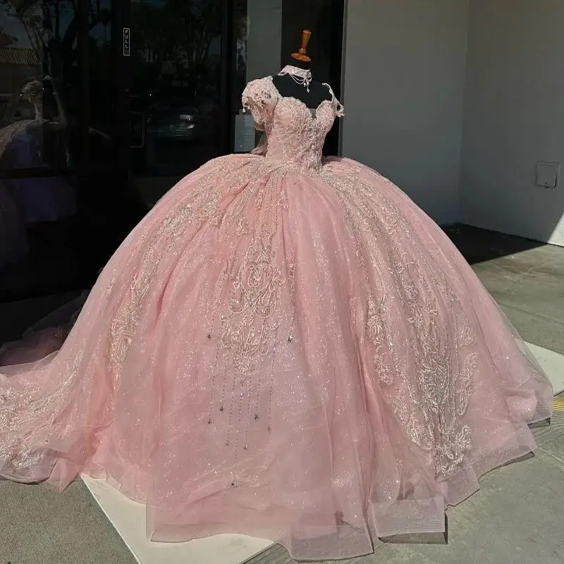 

Pink Sparkly Quinceanera Dresses Ball Gown Off The Shoulder Lace Applique Beaded Tull Corset Sweet 16 Dress Vestidos De 15 Años