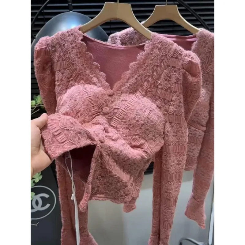 Pure French Style Socialite V-neck Top Short Shirt Autumn and Winter Lace Inner Velvet Base Shirt