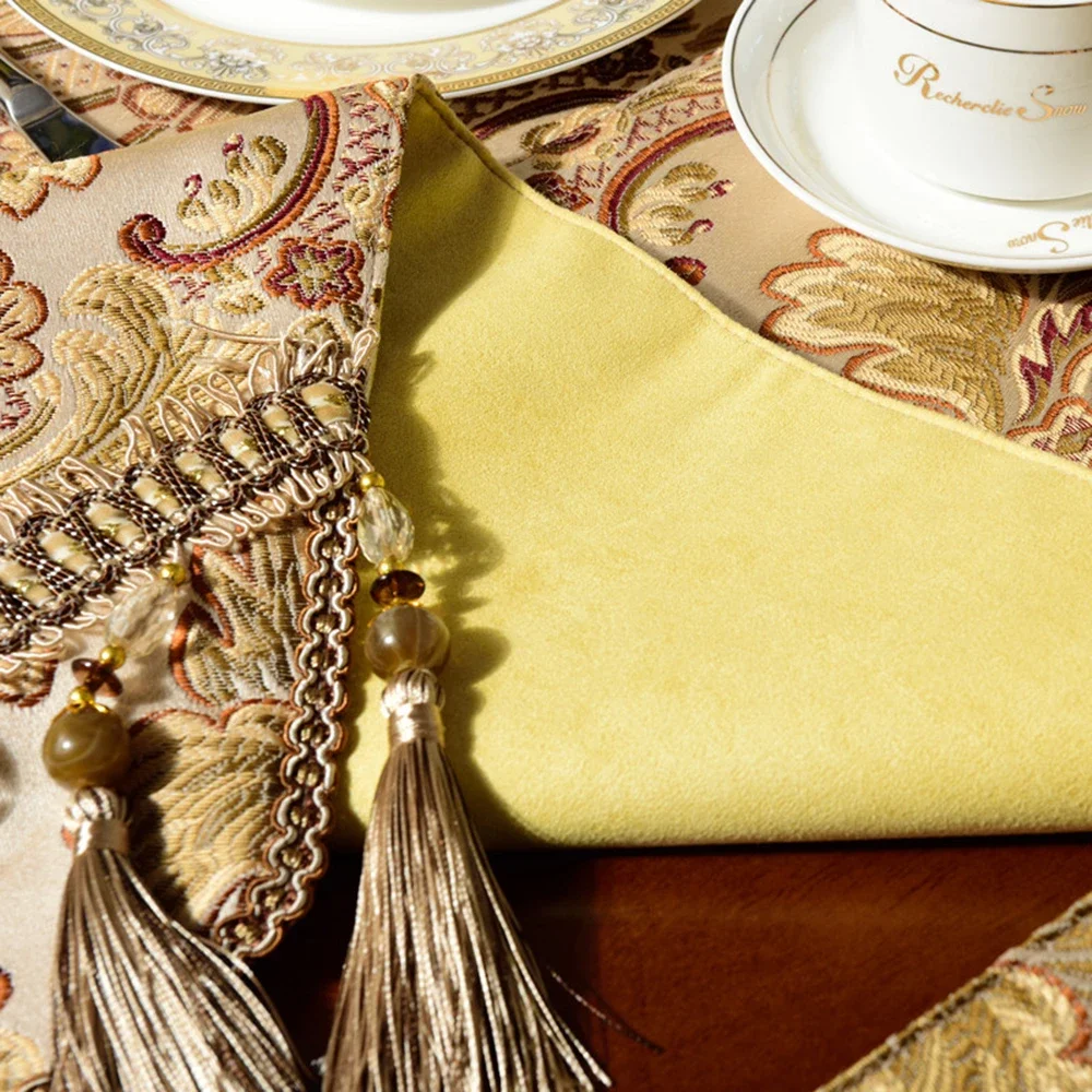 Luxury Golden Table Runner Tablecloth Table Mat Royal Nobility Tassel Pendant Bed Flag Table Flag for Wedding Hotel Dinner Party