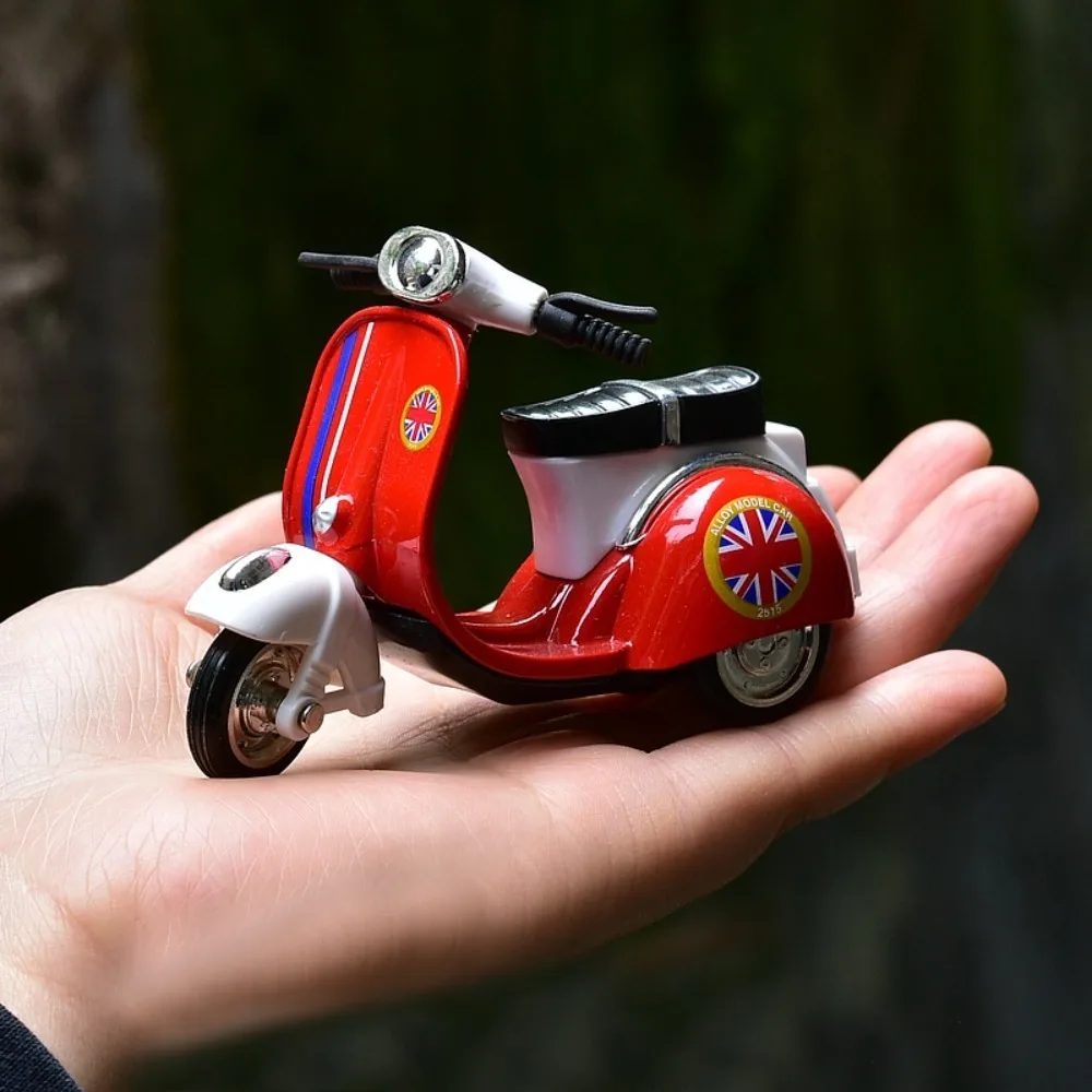 New Alloy Pullback Car Retro Style 1:43 Three Wheeled Vehicle Model Cartoon Design Door Can Open Cake Decoration