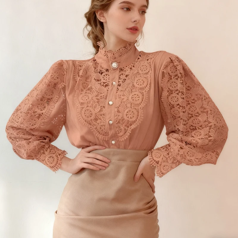 2025 blusa de primavera de estilo francés para mujer, blusa de flores para oficina para mujer, camisa con botones y cuello levantado de encaje calado, ropa femenina 12419