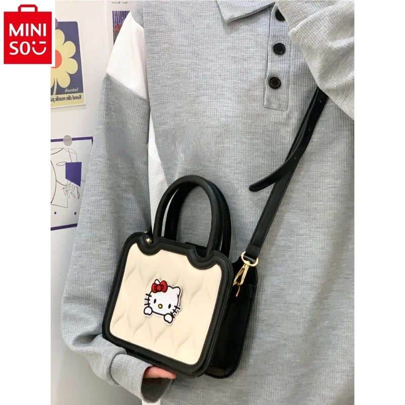 

MINISO 2024 новая мультяшная Hello Kitty через плечо Маленькая квадратная сумка через плечо Студенческая универсальная сумка