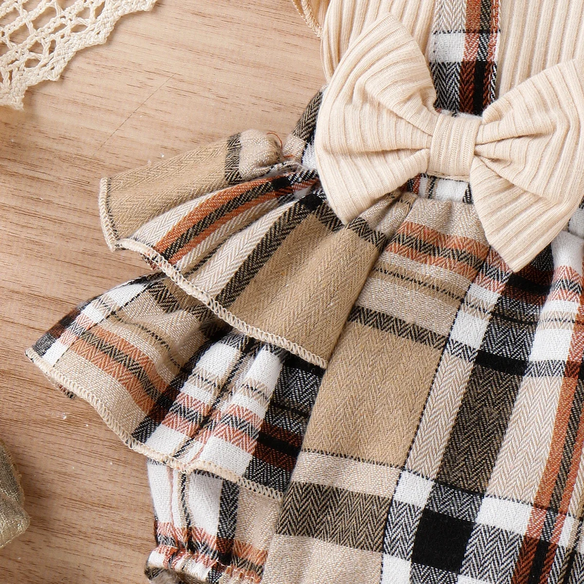 PatPat 2pcs Baby Girl 95% Cotton Ribbed Ruffle-sleeve Bow Decor Spliced Plaid Romper & Headband Set Perfect for Outings