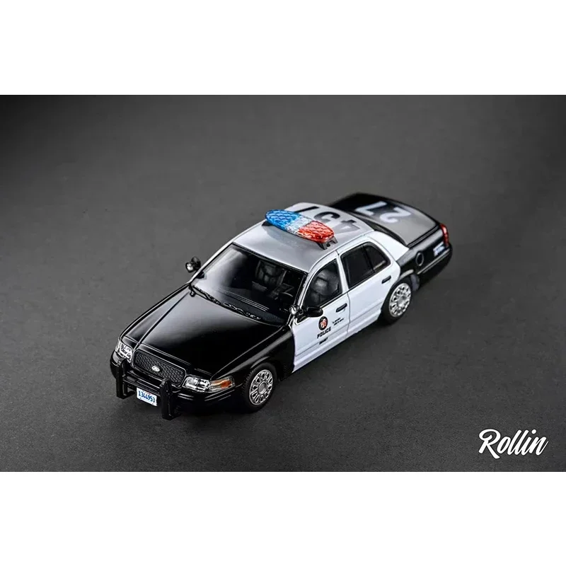 Rollin 1:64 Crown Victoria Police Patrol Car Diecast Diorama Model Collection Miniature Toys