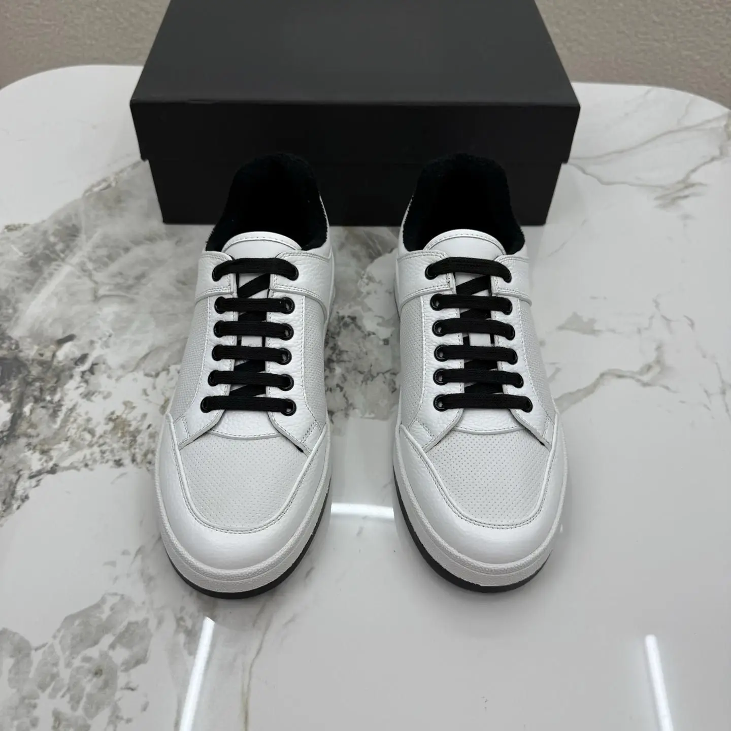 Unisex Daily Casual Shoes White Breathable Leather Upper Black Fleece Lining Lace Up Non Slip Rubber Outsole Walking Trainers