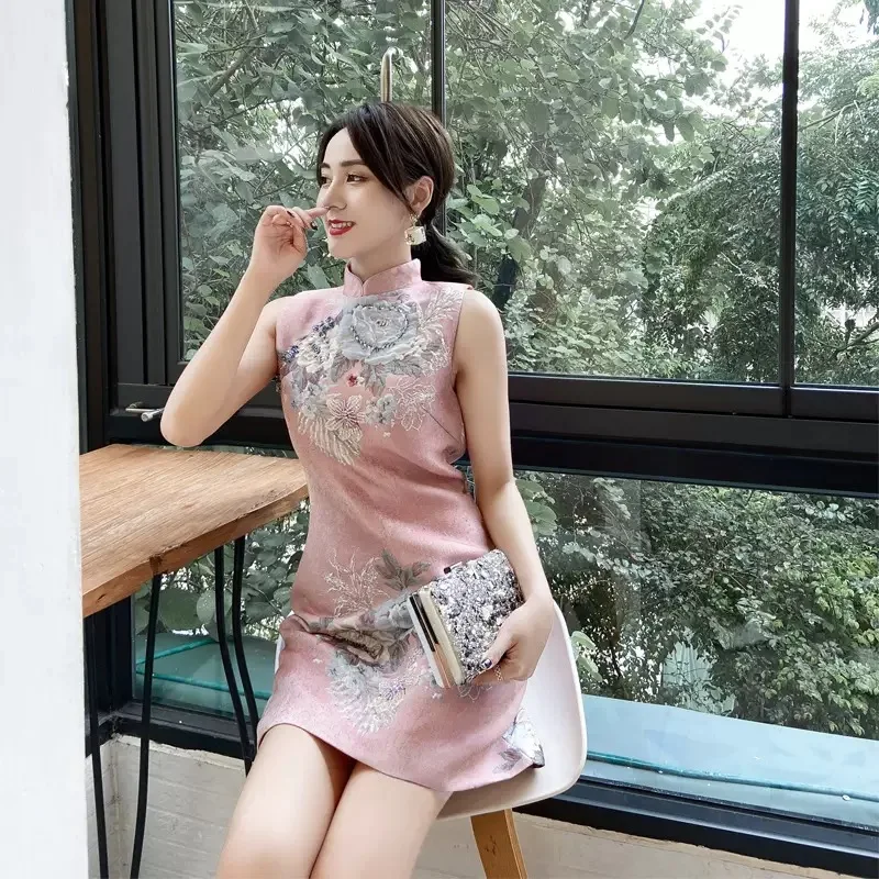 

New Design Modern Qipao Sleeveless Beading Decor Cheongsam Vintage Dress