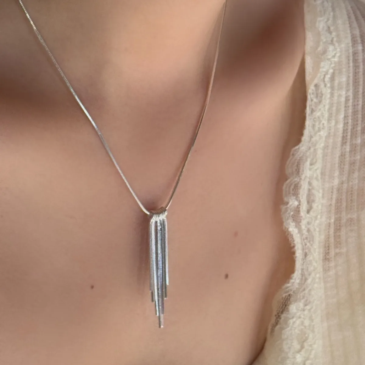 

Fashionable fringed necklace, women's long style pendant accessory, simple and versatile collar chain jewelry