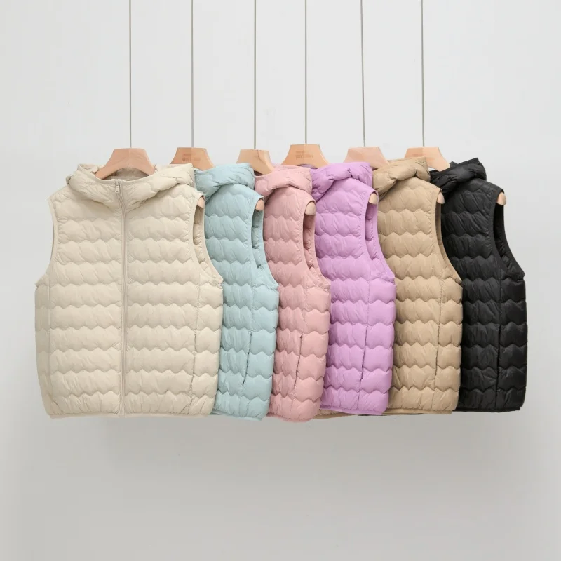 Hooded Down Vest Spring and Autumn Women's 2025 New 90% White Duck Down Vest Fashion Wavy Line Women's Vest Waistcoat