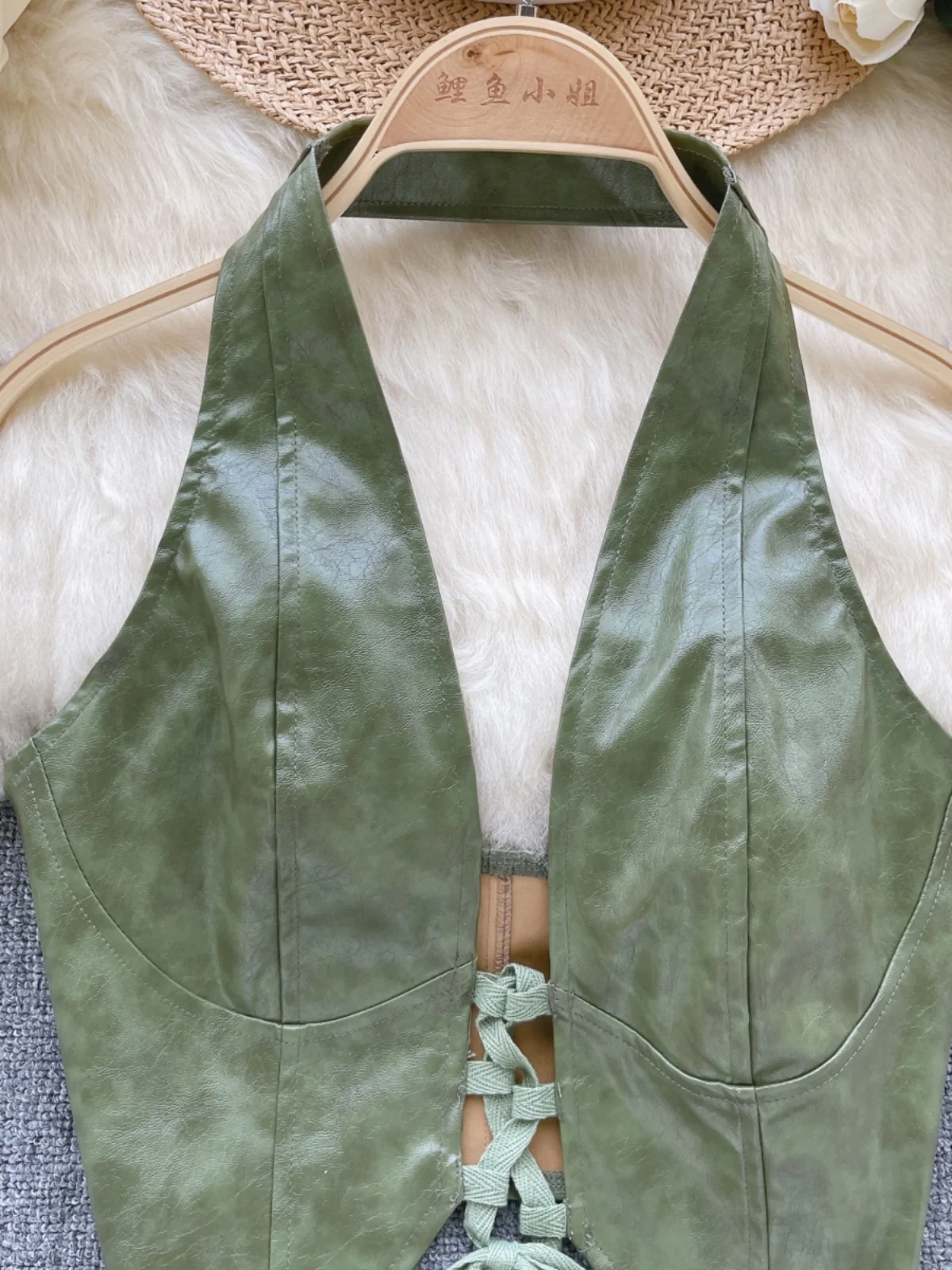 توب نسائي صيفي بتصميم حزام من الجلد الصناعي، يُعلق حول الرقبة، بظهر مكشوف مثير، ملابس خارجية تجسد الرغبة الخالصة