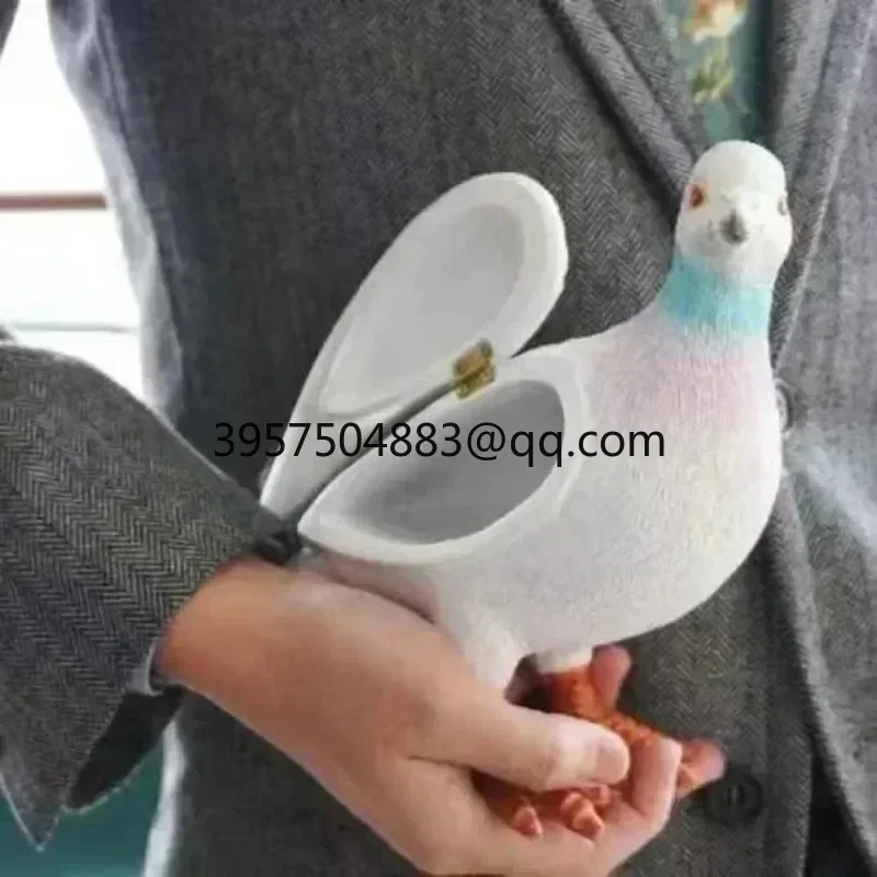 Home Decoration Pigeon Clutch, Creative and Fun Leisure Multifunctional Bag