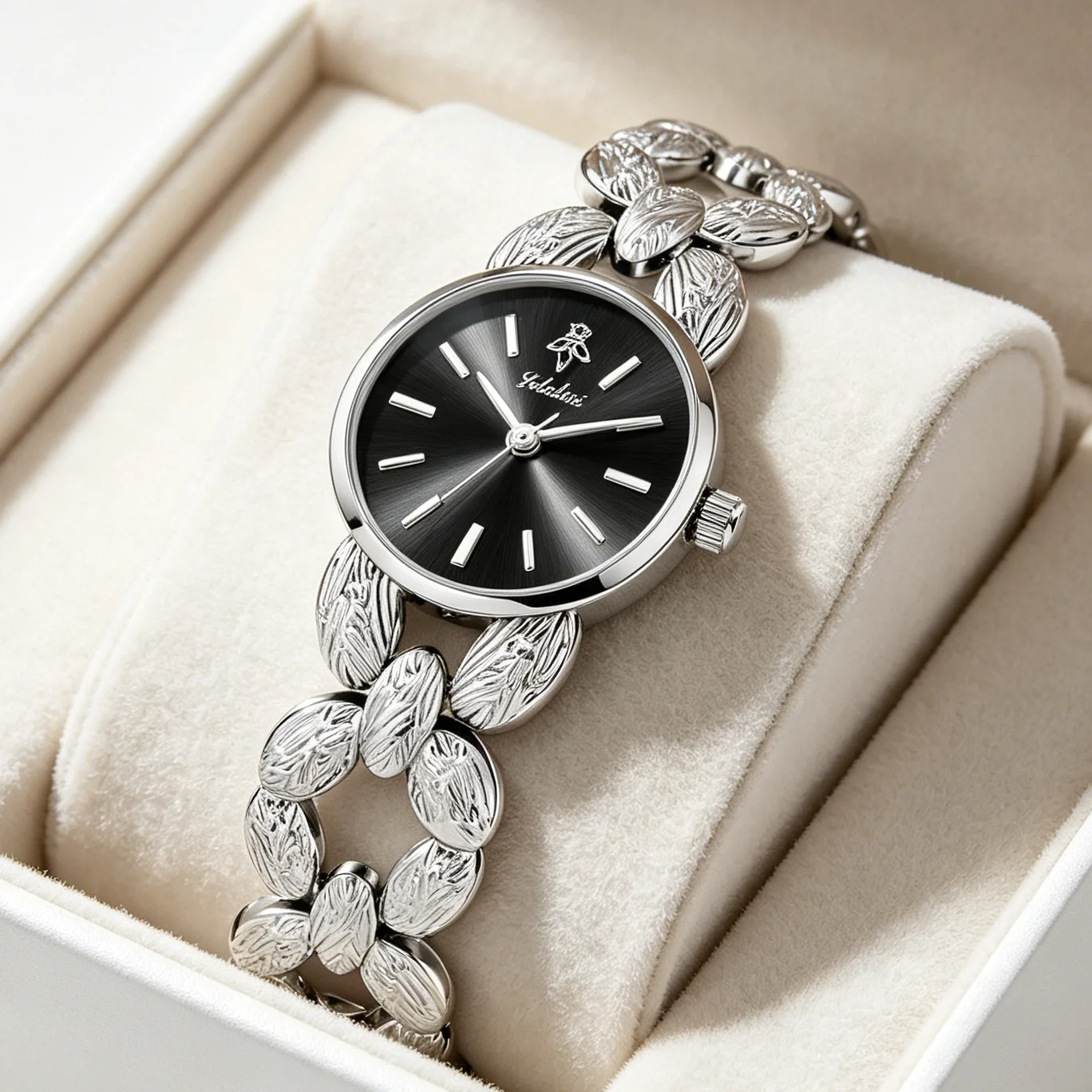YaLaLuSi Elegant Vintage Silver Women Wristwatch Small Black  Dial Engraved Leaf Pattern Bracelet Minimal Fashion Quartz Watch For Office Daily Banquet