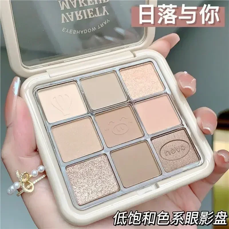 Profesjonalna paleta cieni do powiek 9 kolorów Matowy brokat Długotrwała wodoodporna paleta do makijażu oczu Miękkie zestawy do makijażu Oryginalne koreańskie
