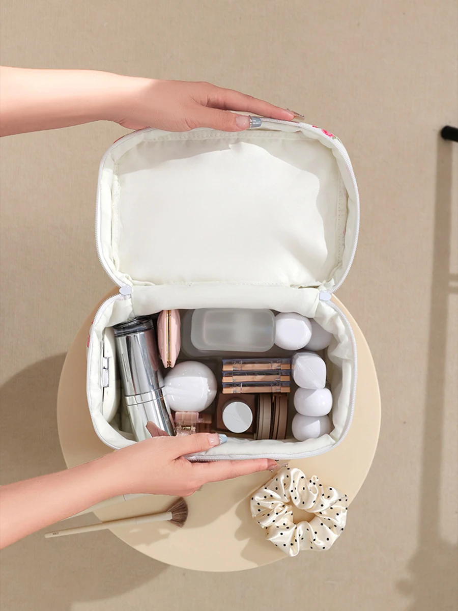 Bolsa de cosméticos con estampado de cereza para mujer, organizador de algodón acolchado, bolsa de viaje de algodón con flores y cremallera, bolsa de aseo portátil