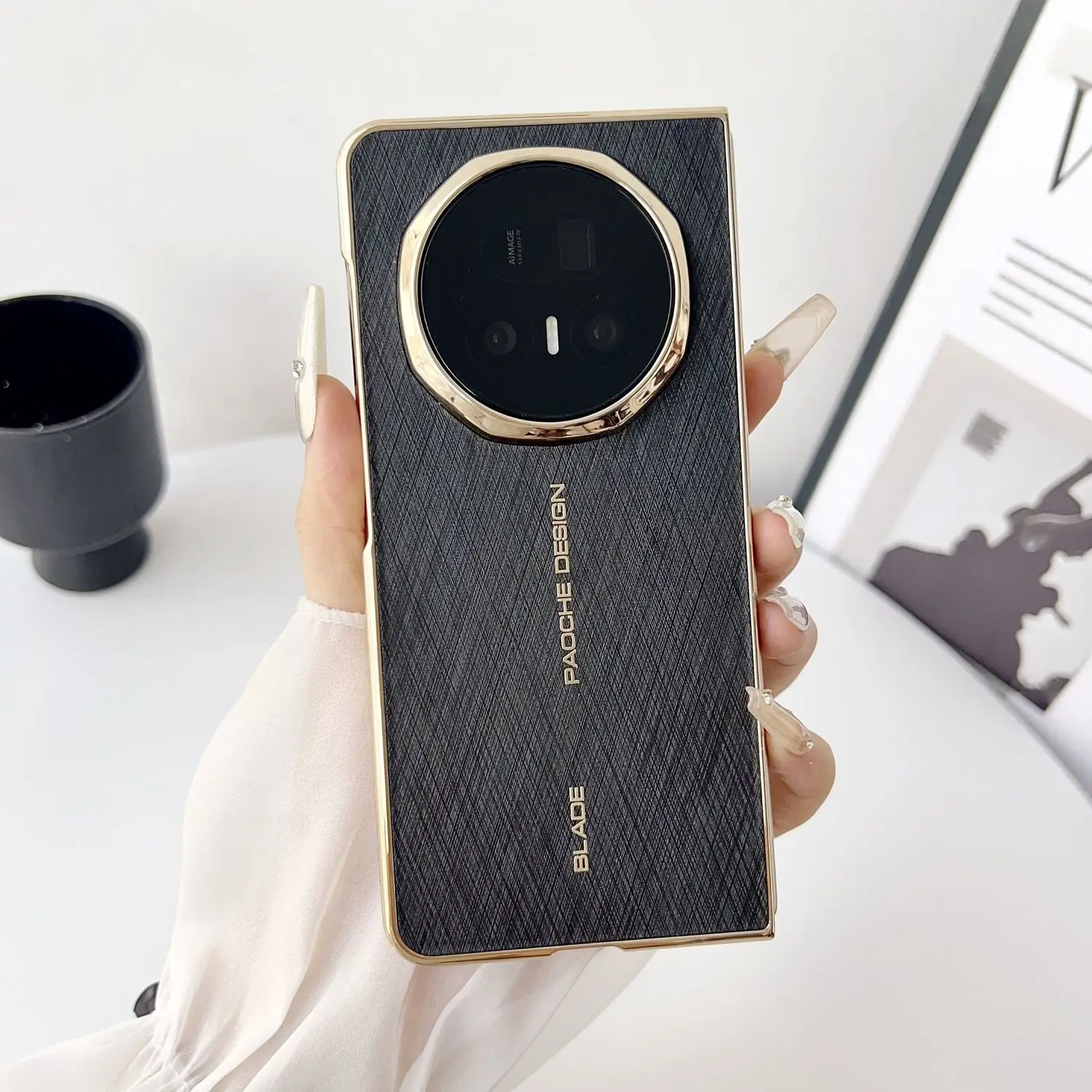 Custodia per HONOR Magic V5 Lussuosa copertura per PC pieghevole antigraffio con motivo oro per Honor Magic V5 Paraurti antiurto Funda