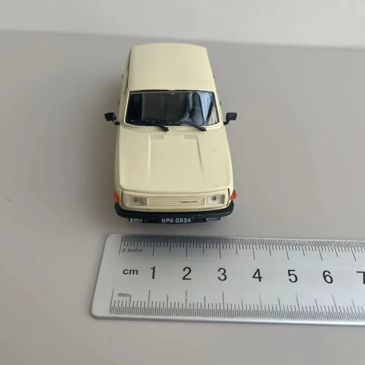 Minor Paint Defects 1/43 Scale Wartburg Germany Wartburg 353 1987 Alloy Car Model Metal Toy Gift Souvenir