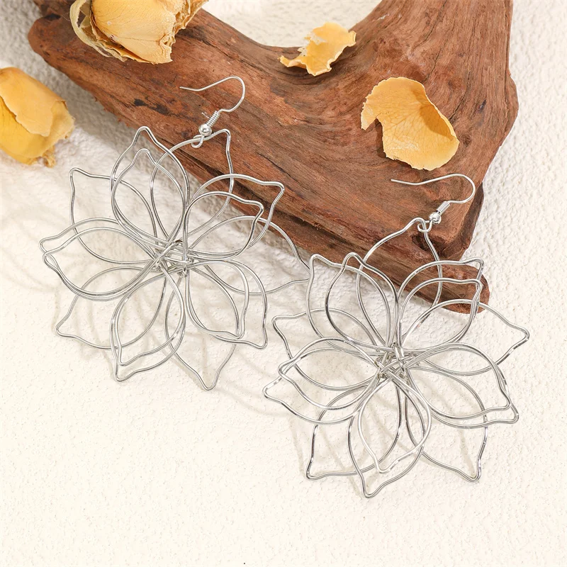 XIALUOKE European American Style Metal Cutout Flower Dangle Earrings For Women Exaggerated Ear Hook Earrings Party Jewelry Gift