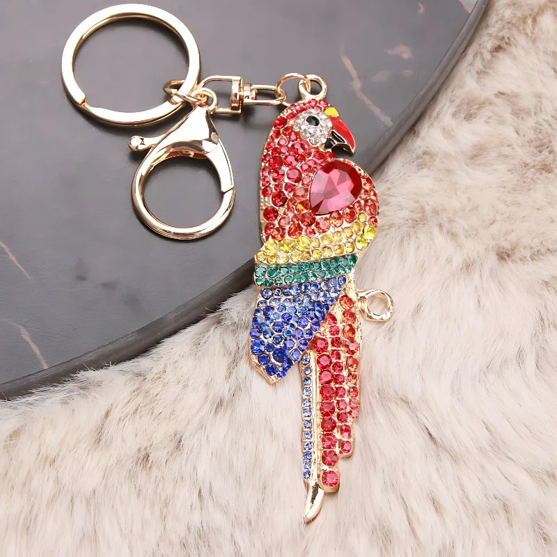 خمر الببغاء الأحمر حجر الراين الطيور المفاتيح المألوف الإبداعية المعادن الحيوان المرأة حقيبة قلادة سيارة هدية صغيرة الديكور