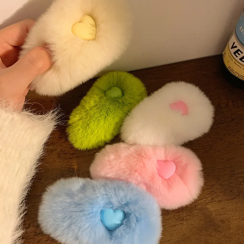 

Candy Cute Rabbit Fur Hair Clip Love Heart Plush Women Side BB Clip Fashion Sweet Girl Hair Clip Winter Hair Accessories