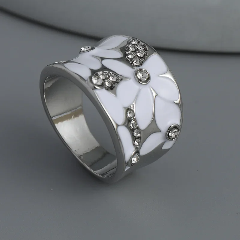 Exquisite White Enamel Flowers Vintage Silver Color Wedding Ring Engagement Bridal Jewelry Christmas Gift Wedding Rings