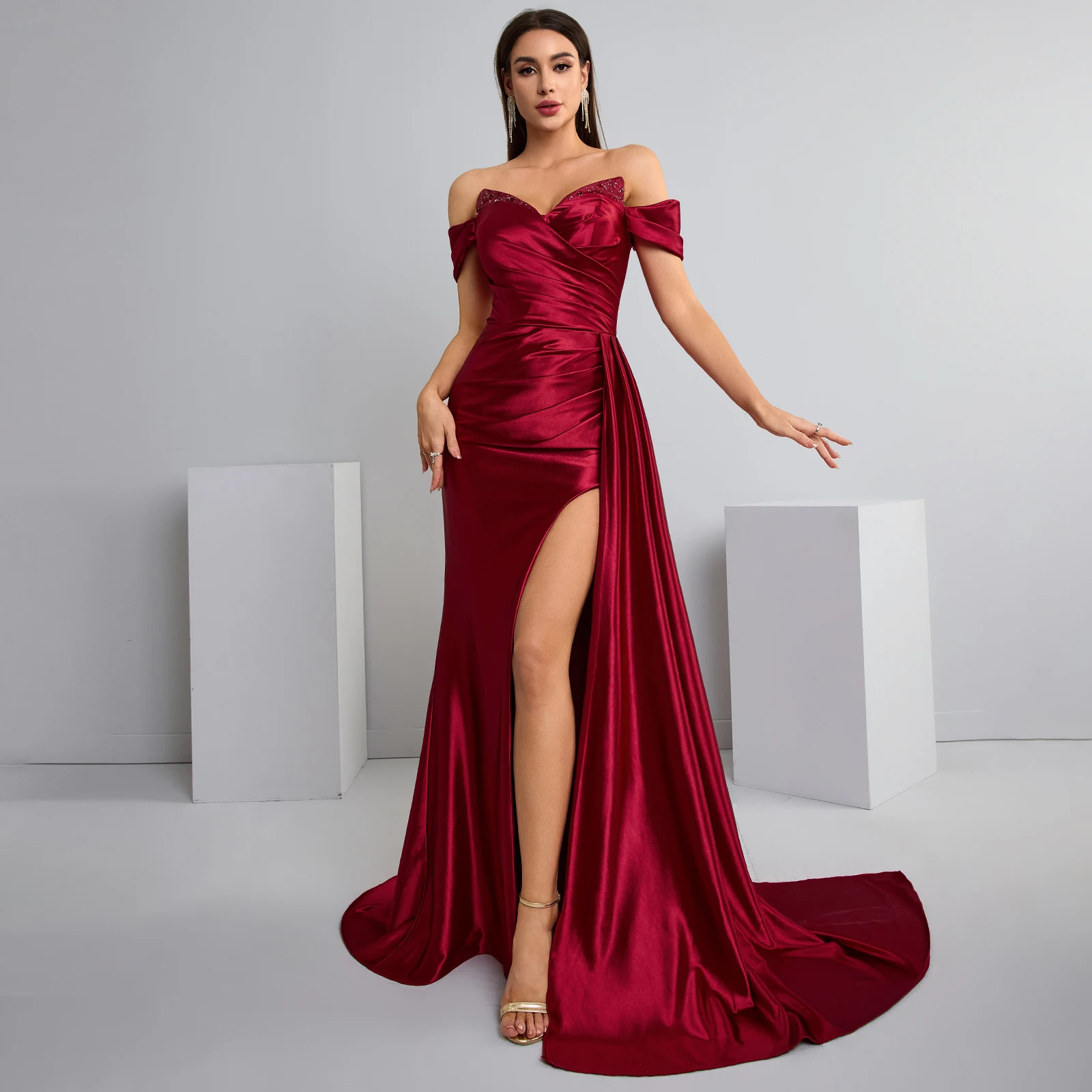 Sexy Sweetheart Evening Dresses  With Sequins On The Chest Mermaid Dress  With Pleated High Slit Satin Formal Dress