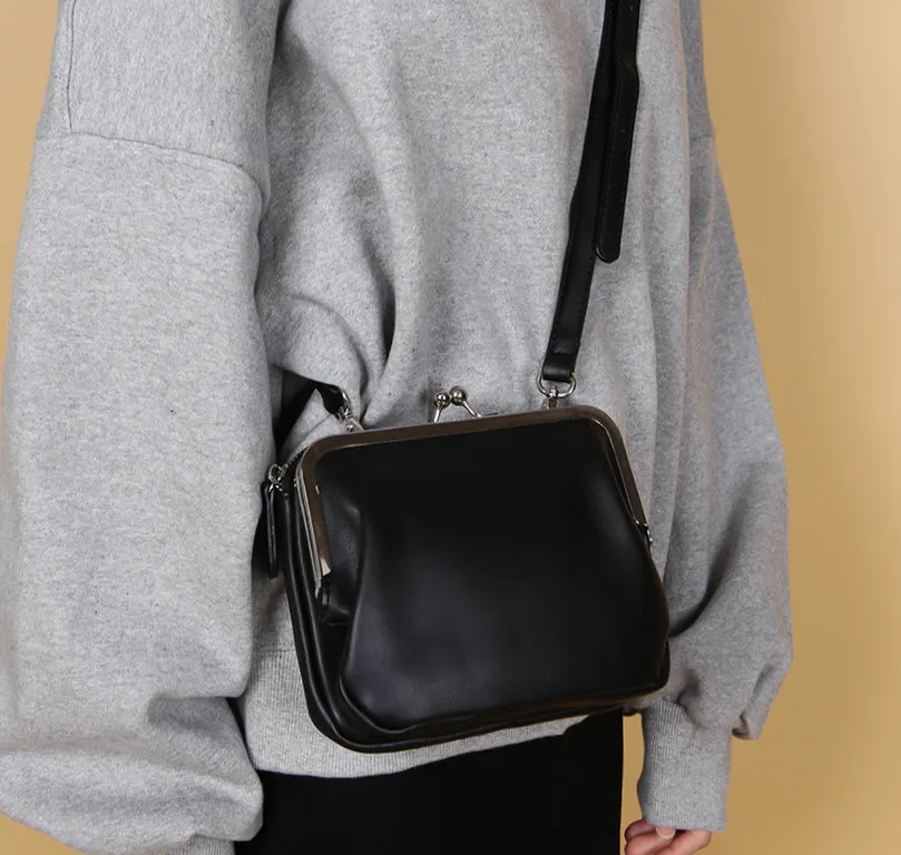 

Шикарный клатч в стиле ретро, сумка через плечо с клипсой, маленькая квадратная сумка, уникальный дизайн, сенсационная сумка для молодежи, кожаная сумка Fem