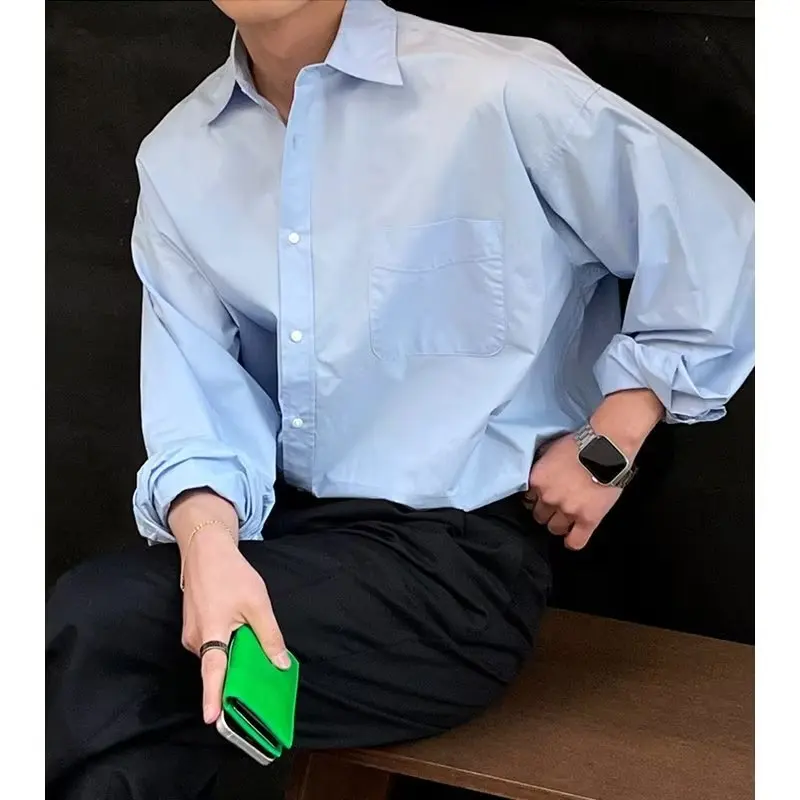 Camisa de manga comprida azul clara masculina, bolso simples com botão de lapela, camisa casual solta, monocromática, moda coreana, nova, 2022
