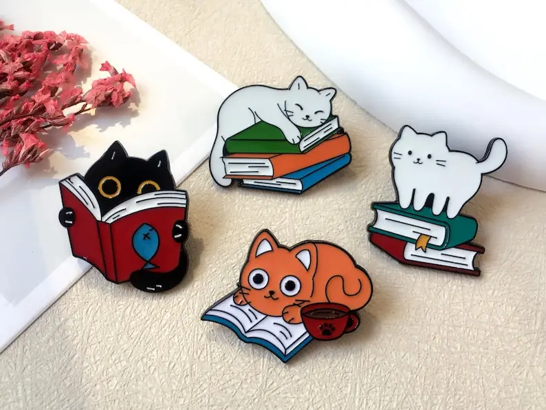 Lovely Cat And Book…