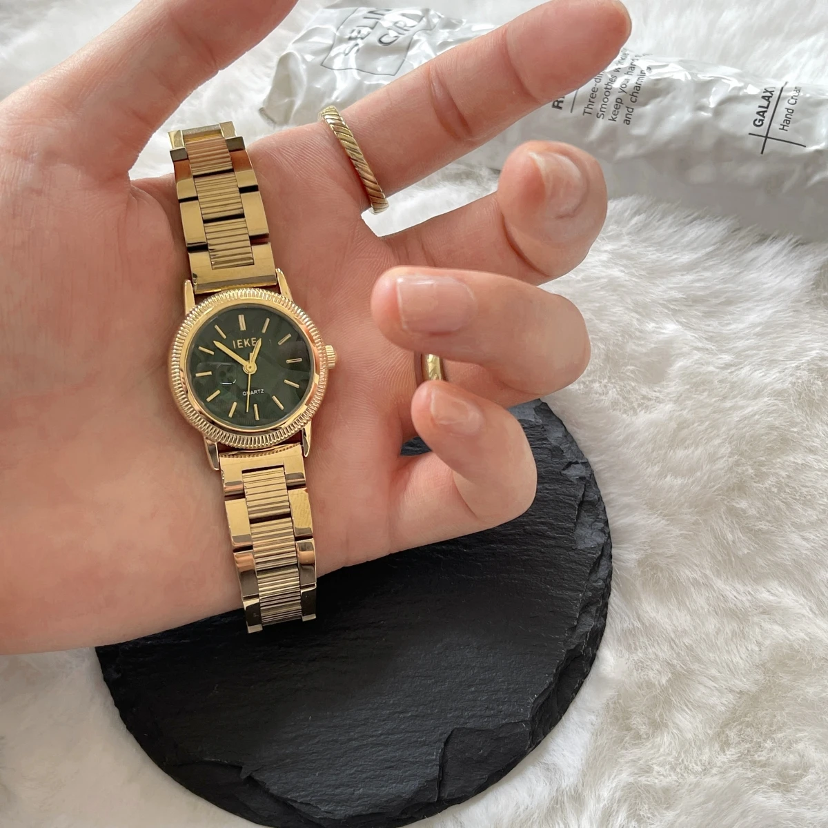 

New Minimalist Round Design, Retro-Style High-End Women'S Quartz Watch, A Perfect Gift For Women, Fashionable Quartz Wristwatch.