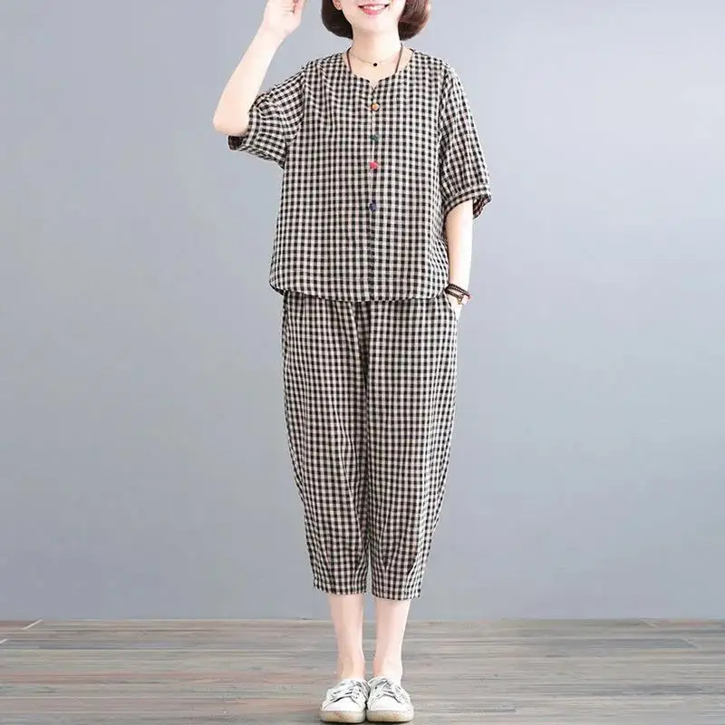 Cotton Two-piece Set Women\'s Clothing Summer New Artistic Retro T-shirt Top and Casual Cropped Pants Checkered Set for Women