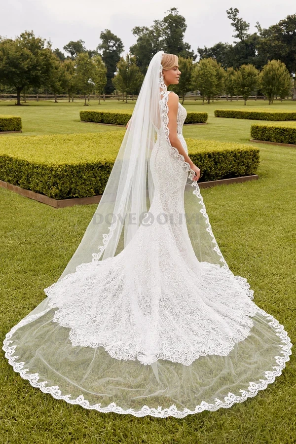 

3 m 1 Tier High Quality Wedding Veils Lace Appliques with Comb Long Cathedral Bridal Veil Headpiece Bride Accessory Women