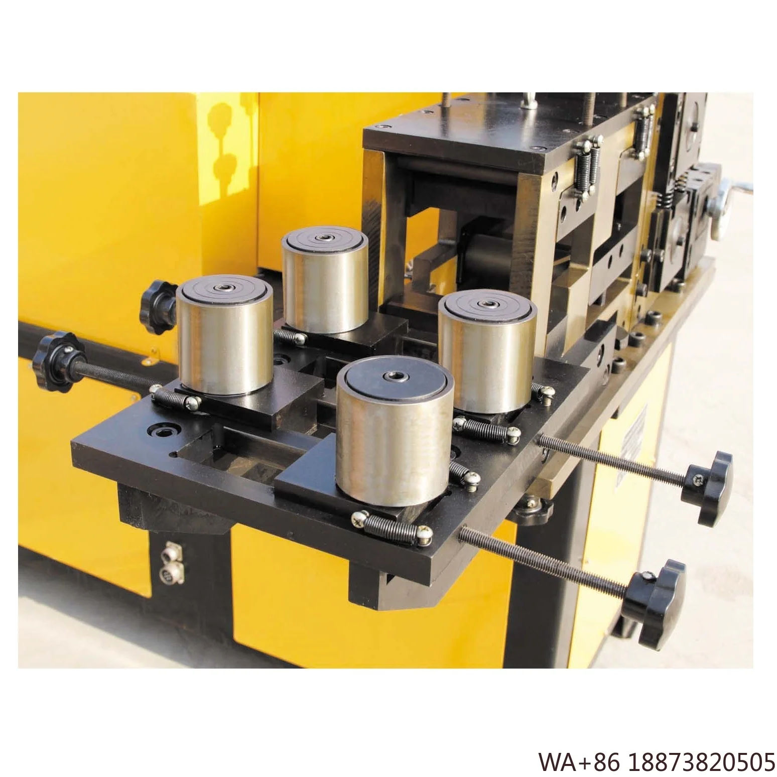 استخدام النبات آلة التزوير الباردة اليدوية المزخرفة المعدنية سهلة التشغيل لتصنيع المكونات الأساسية التي تحمل لـ #5