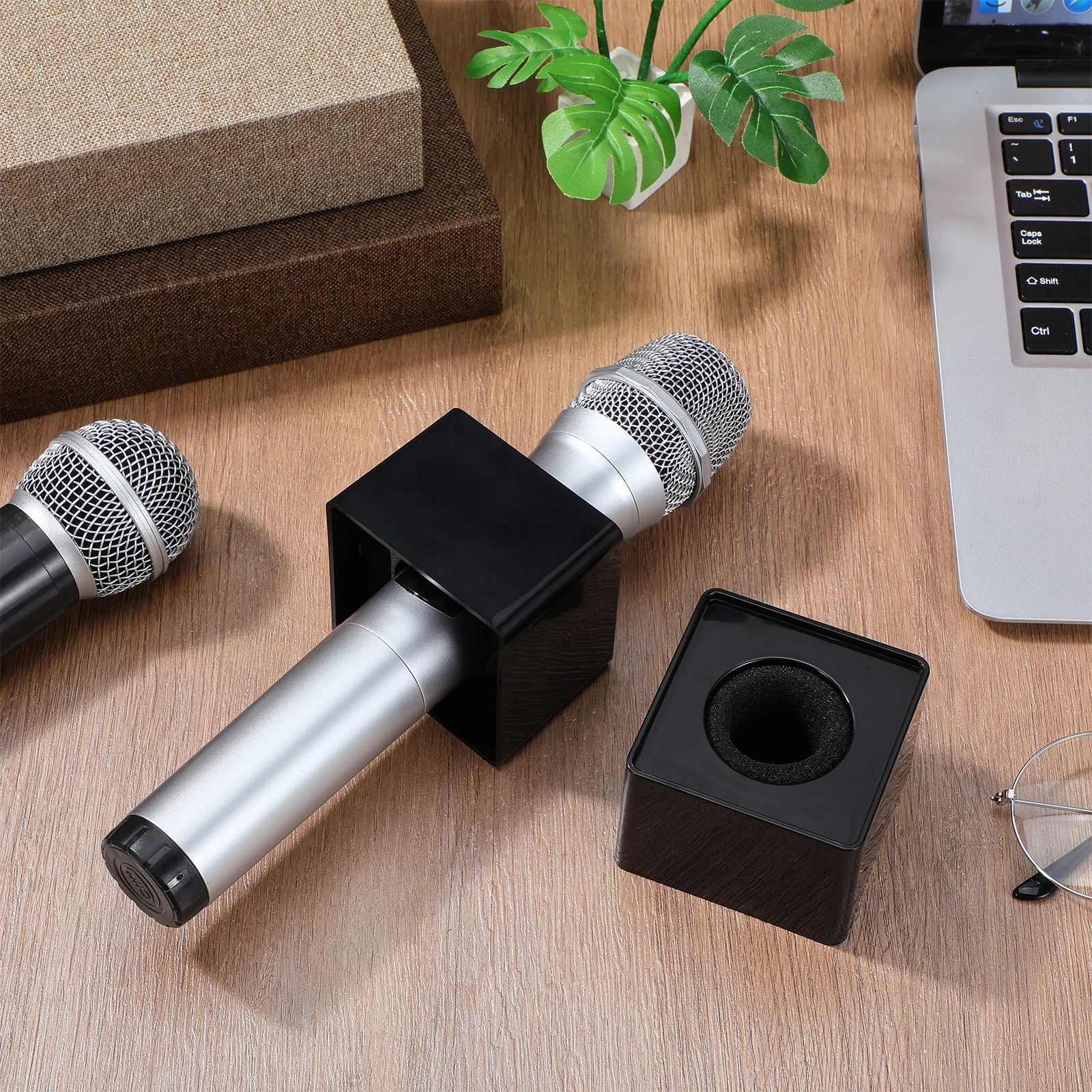 

2Pcs Professional Grade Triangular Mic Flag Station Logo for Interview Microphone with PVC Engraving Area Black