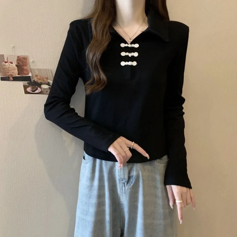 بلوزة نسائية ذات أكمام طويلة وياقة بولو على الطراز الصيني، قصيرة الطول، بقصة ضيقة، بلوزة سوداء جذابة لملابس الخريف غير الرسمية ​