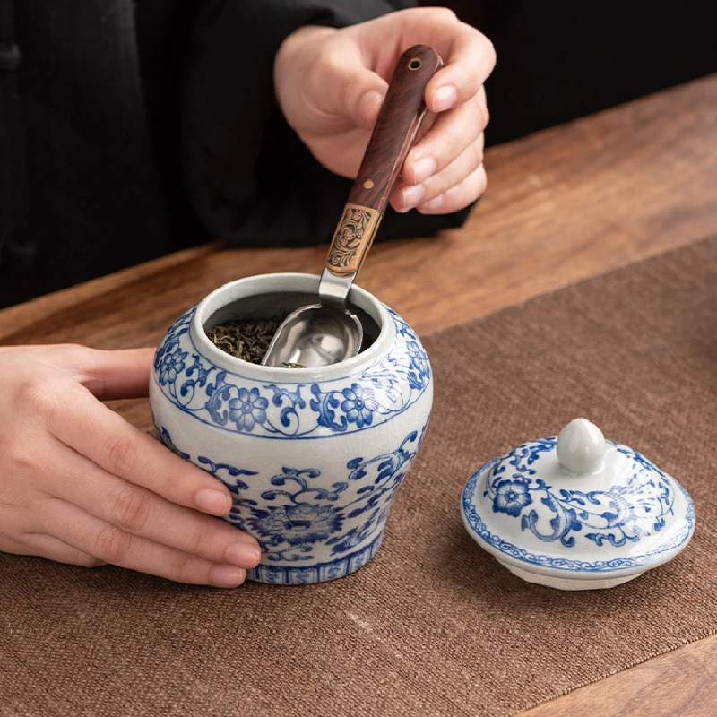 Blue and White Porcelain Tea Jar Ceramic Jar with Lid Candy Sealed Box Retro Ice Cracked Glaze Tea Storage Jar Storage Container