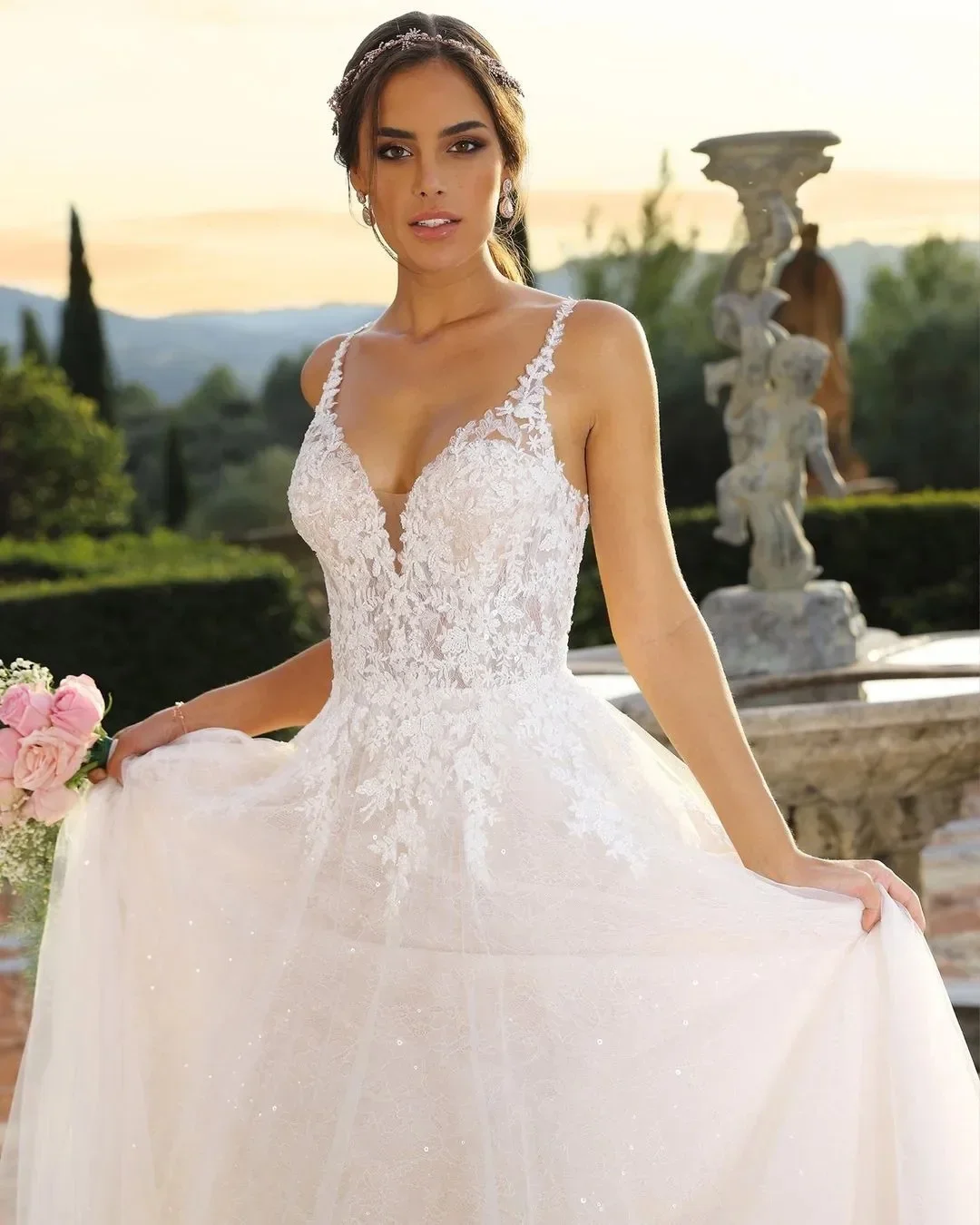 Shiny Tulle Vestidos De Novia  Spaghetti Straps V Neck Lace A Line Wedding Dresses Appliques Vestido De Noiva