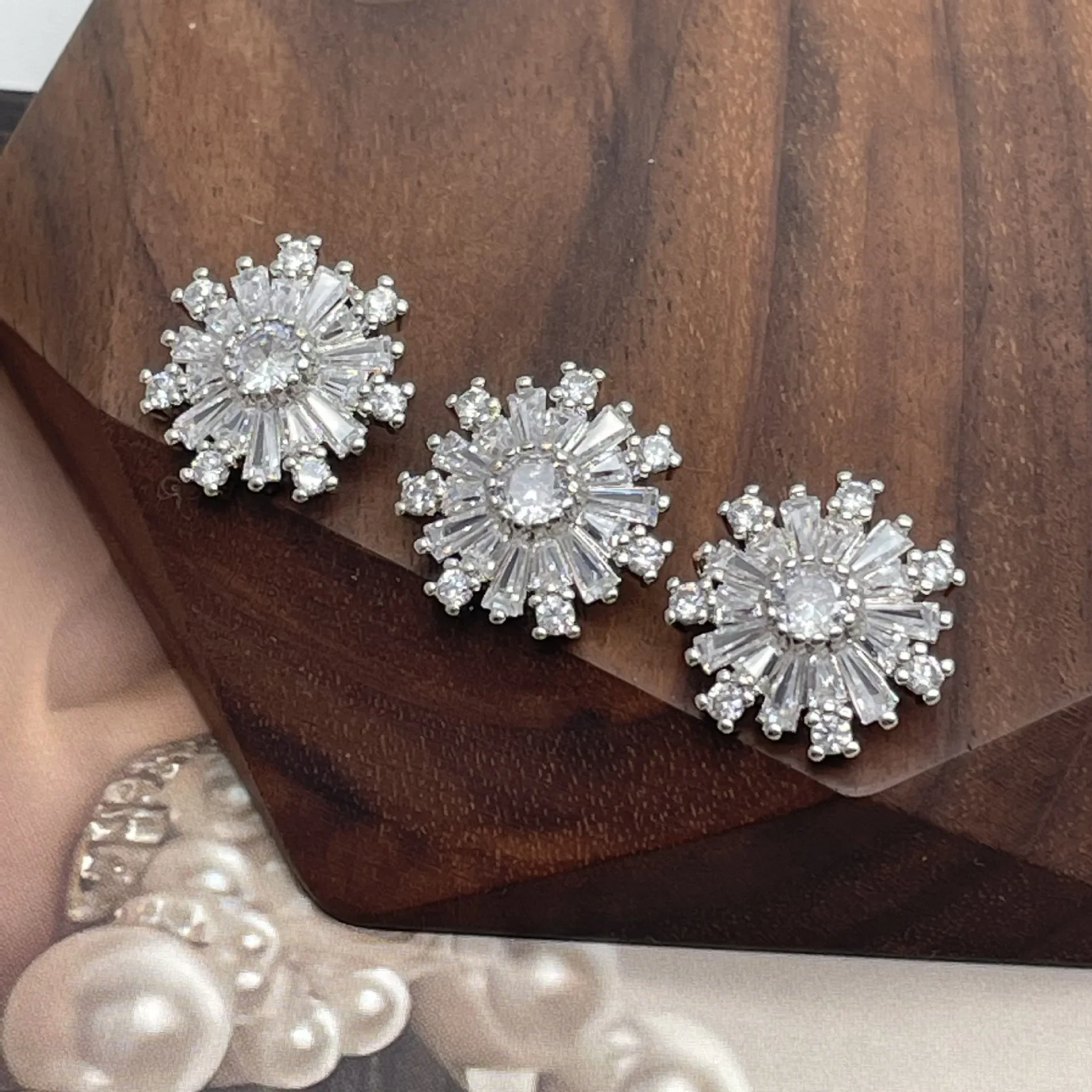 

5pc/lot DIY Crystal Buttons Cubic Zirconia Button for Women's Coat Shirt Knit Sweater Buttons
