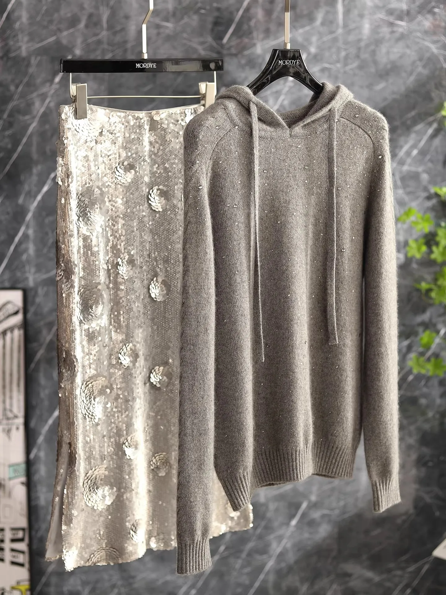 Low-profile Glowing Rainwater-like Crystal Clear ey Wool Knitted Hat Diamond-Embedded Sweater Soft Commute Sle Women's Fa...