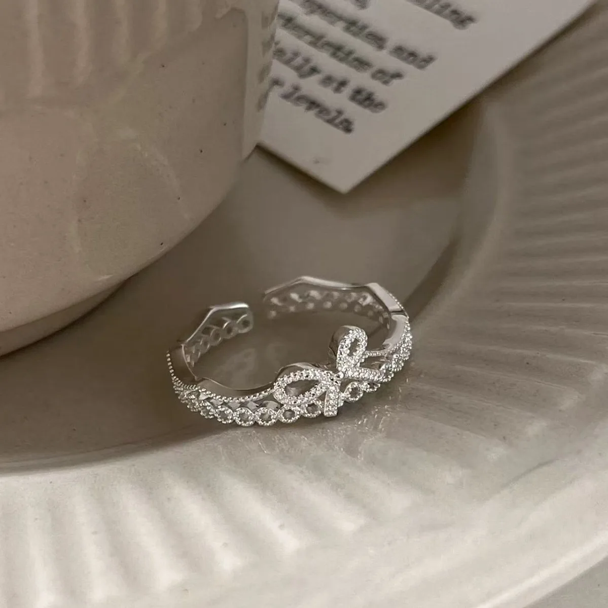 

Настоящее серебро 925 пробы с полым бантом, изысканное кольцо с цветком для очарования, женские романтические ювелирные изделия, милые аксессуары