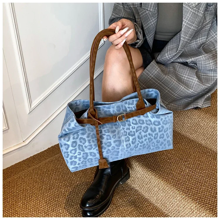 Leopard Print Sewing Thread Hasp Youth Sweet Shoulder Bags for Women 2026 Hot Sale Large Capacity Sense of Luxury Tote Bags