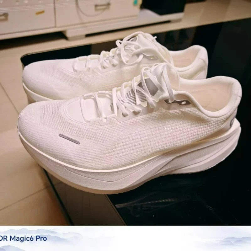 Classic Brand Sports Shoes For Men Women Carbon Plate Running Shoes Youth Super Light Gym Sneakers Unisex