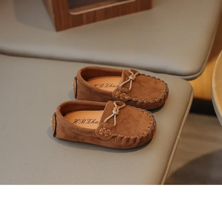 Mokassins für Jungen und Mädchen, weiche, atmungsaktive Slip-On-Schuhe für Kinder, modische, lässige Slipper, flache Schuhe mit Knoten, klassischer britischer Stil, neu – Detail 5