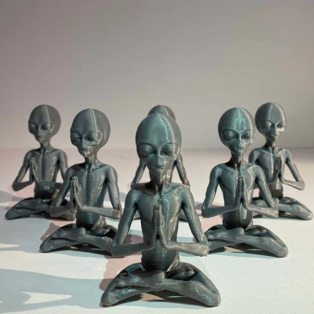 

Meditating Alien Statue Cosplay Sitting Posture Resin Outdoor Garden Art Craft Ornament Sculpture Halloween Decoration Figurines