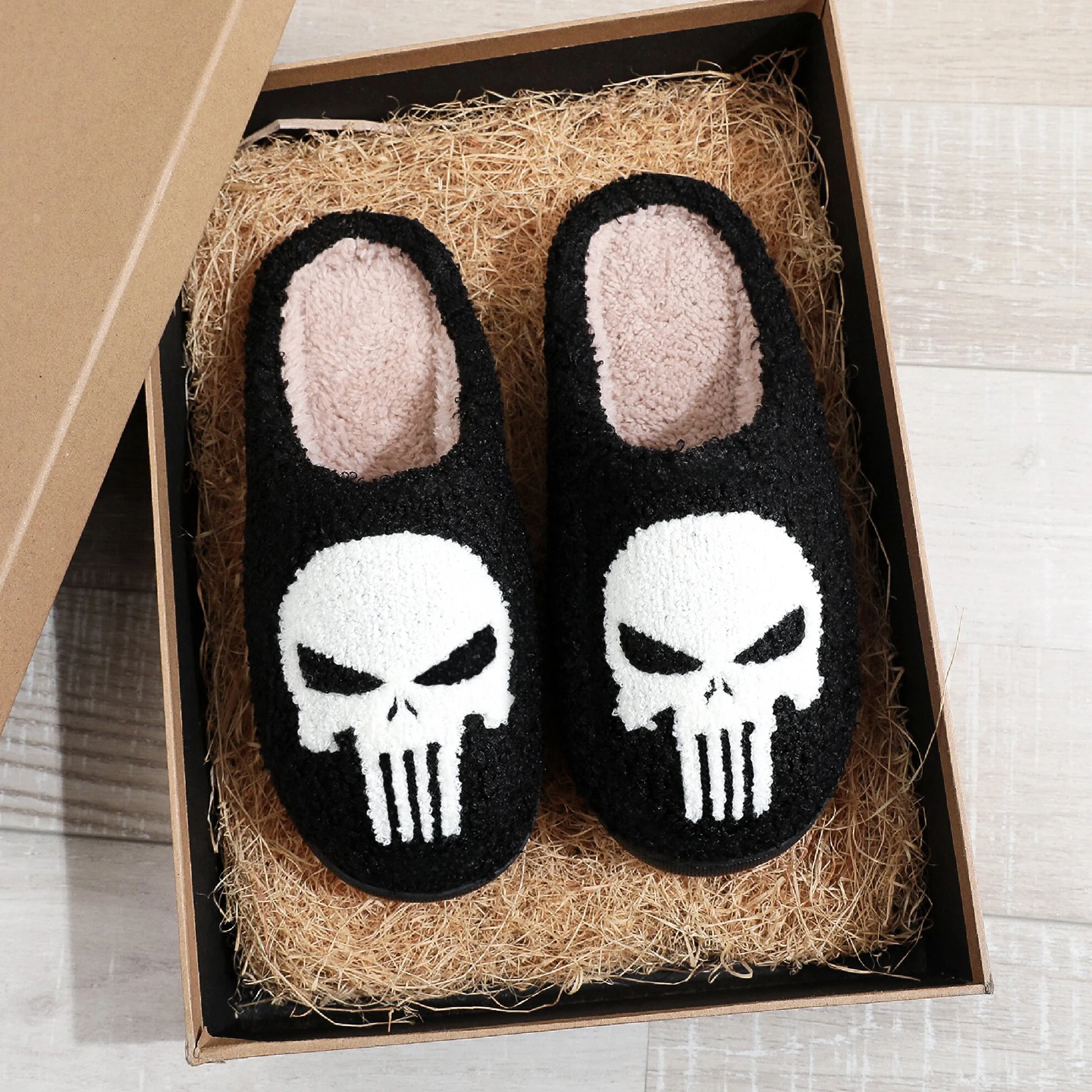 Punisher Skull Pattern fashion Embroidery stuffed Home Platform Cozy Fur Cotton Slippers Personality Warm Non-slip Indoor Slippers Men Women Can Wear Halloween Christmas Gift