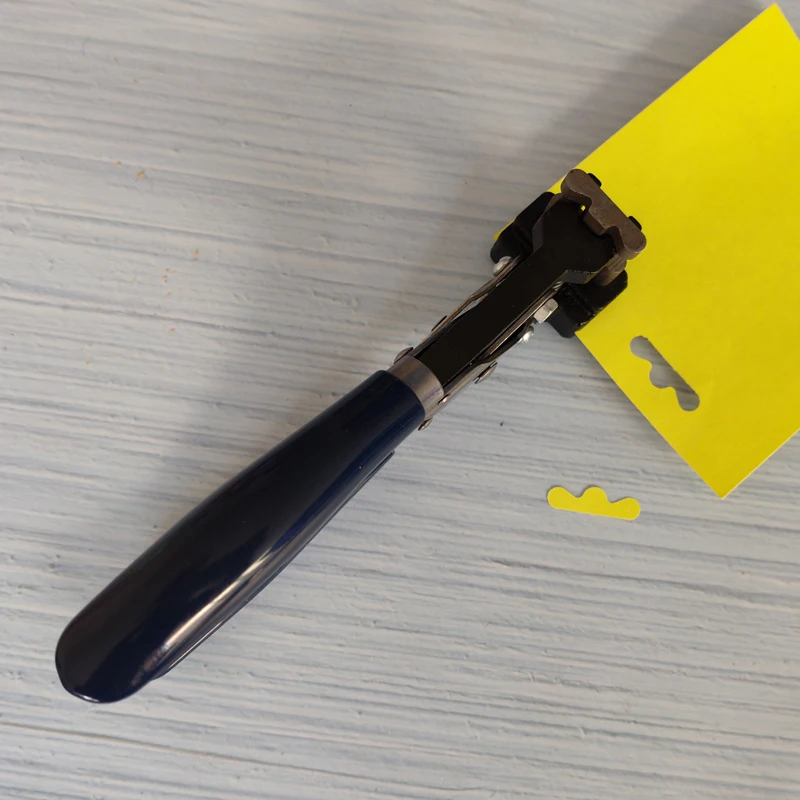 T Shape Hole Punch Slot Furadores Hardballs PVC Card Plier 26x8x4mm Stationery Supply Card Cutting Cutter