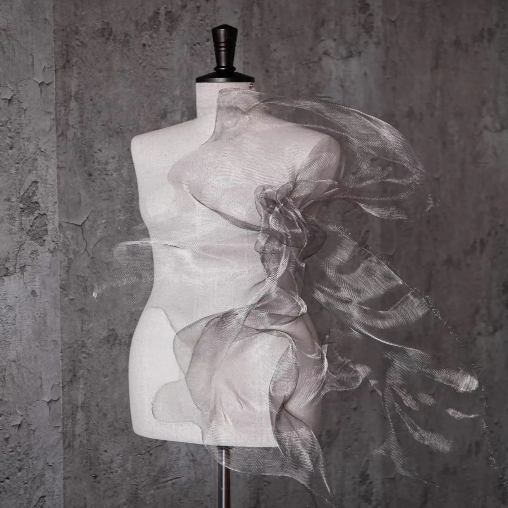 

0.5 meters silver color metal mesh tulle fabric, mesh tulle for DIY party art festival Width 37.40 inches