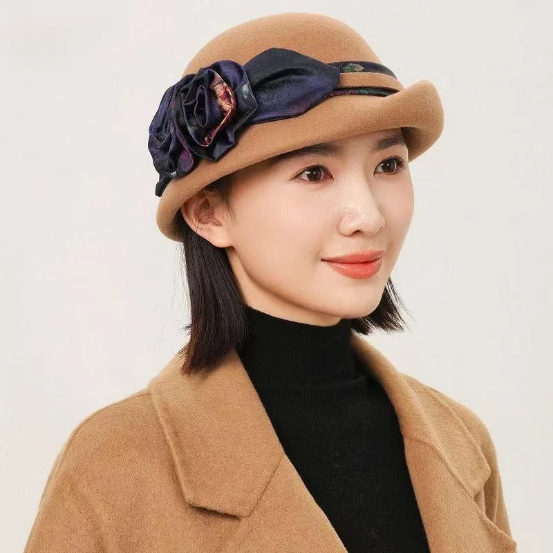 

Elegant Women's 100% Wool Fedora Hat with Floral Print Versatile Autumn/Winter Daily Wear with Rolled Brim (55-62cm)