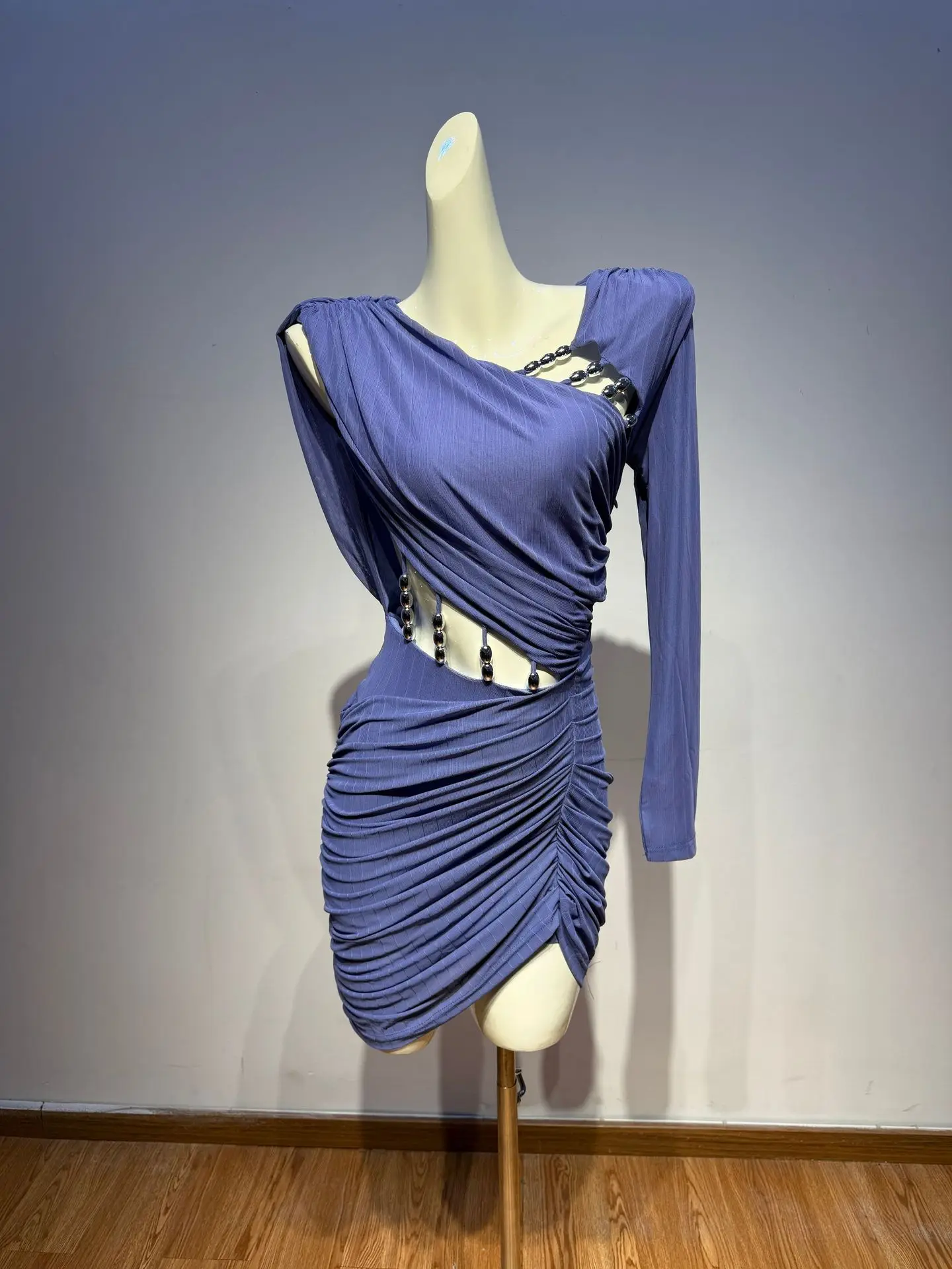 2026年 女性セレブ向け 高級セクシー ワンショルダー 長袖 カットアウト パープル ボディコン バンテージドレス エレガント イブニング クラブ パーティードレス