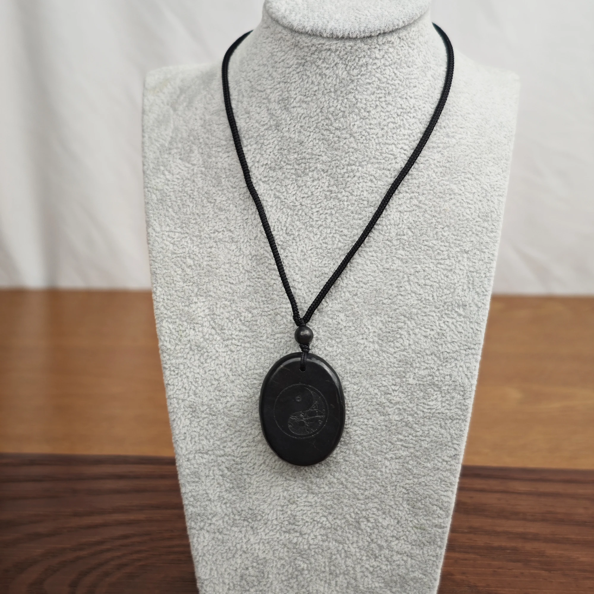 Natural Shungite Pendant Necklace with Yin Yang Symbol - Healing Crystal for Energy Balance and Spiritual Protection