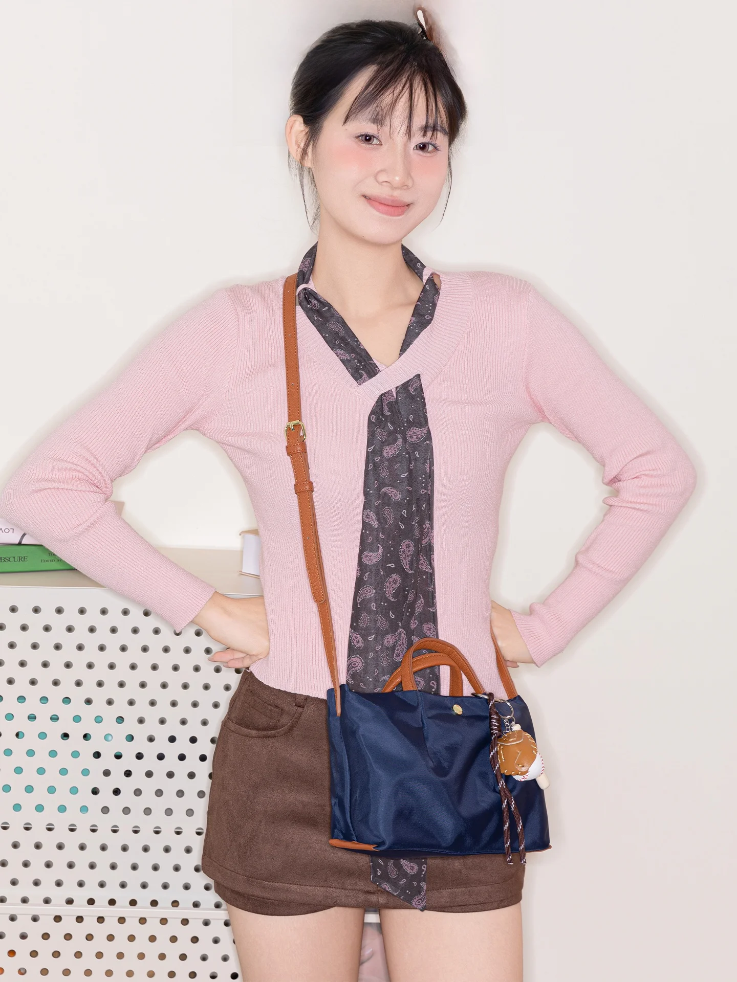 

Orange Girl Dumpling Bag Spring Crossbody Waterproof Mobile Phone Bag Luxury Sensation Handbag Urban Minimalist Style Tote Bag